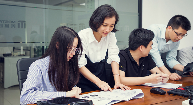 注塑加工团队
